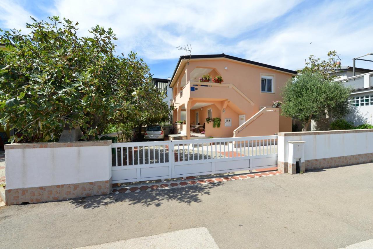 Apartment Nada Vir Exterior foto